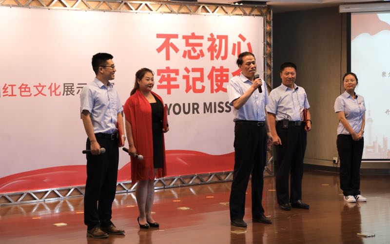 陜鼓集團綜合能源事業(yè)部黨支部表演的節(jié)目接地氣，受好評.jpg